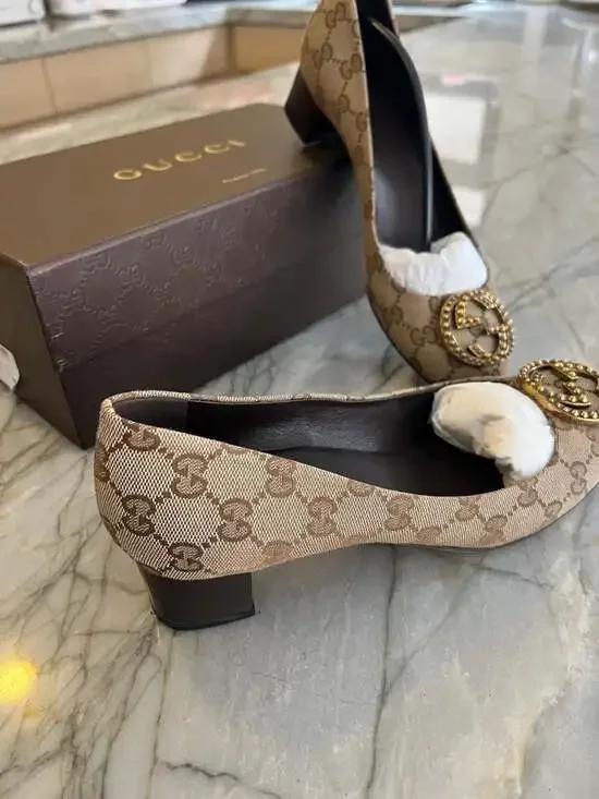 Gucci GG Canvas Interlocking G Studded Medallion Block Heel Pumps - Picture 4 of 7